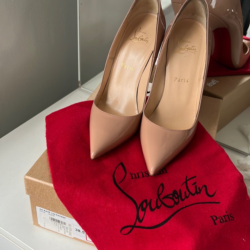 Christian Louboutin So Kate